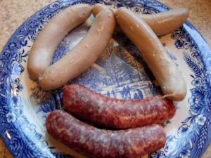  raw sausages and pre cooked sausages